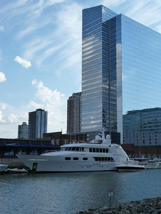Newport-Yacht