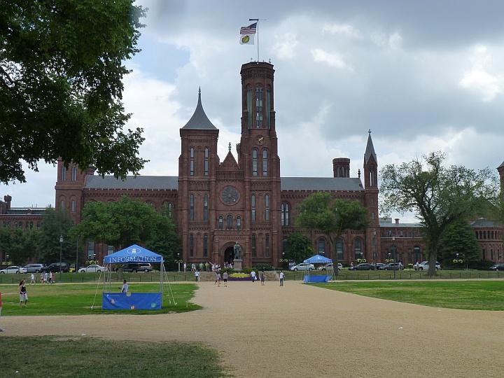 Smithsonian-Institute-The-Castle