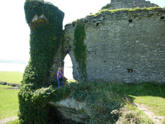 Karin auf dem Bellycarberry Castle