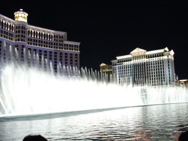 Wasserspiele im Hotel Belagio Nachts