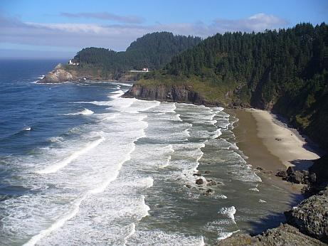 Haceta Lighthouse mit Strand