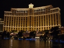 Bellagio Las Vegas mit dem Comer See bei Nacht